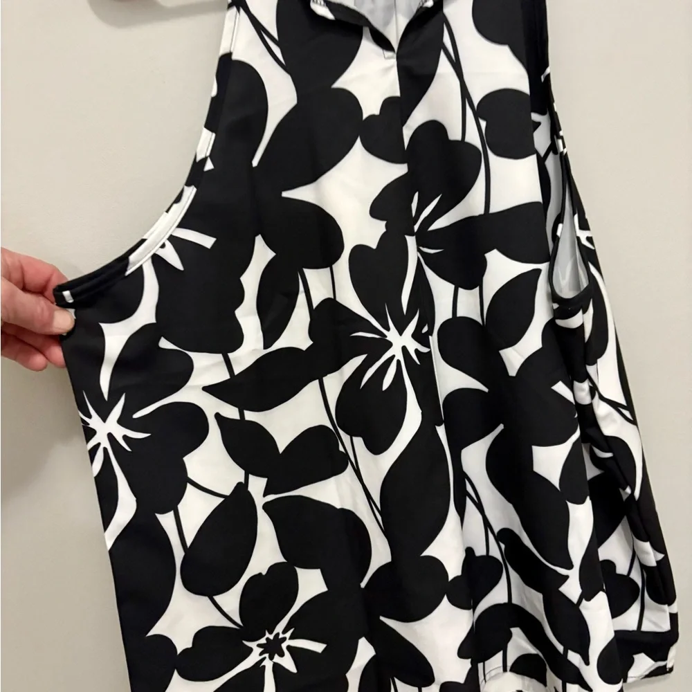 SHEIN Black and White Floral Tank Top - Picture 4 of 5